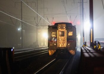 Самый смертоносный пожар в многоэтажном здании в Гонконге за последние годы унес жизни по меньшей мере 36 человек, 279 человек числятся пропавшими без вести.