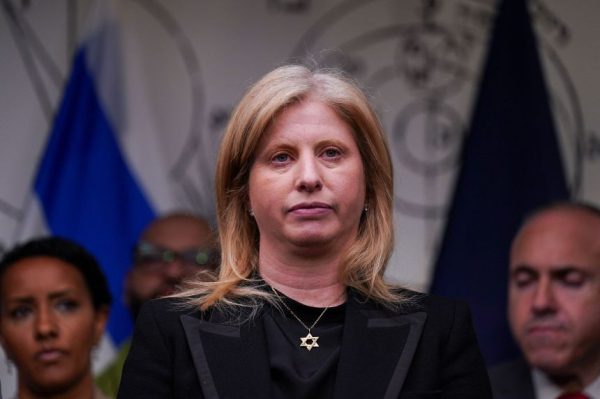 На жарких выборах мэра решающее значение имеют не только кандидаты. На кону также будущее полиции Нью-Йорка.