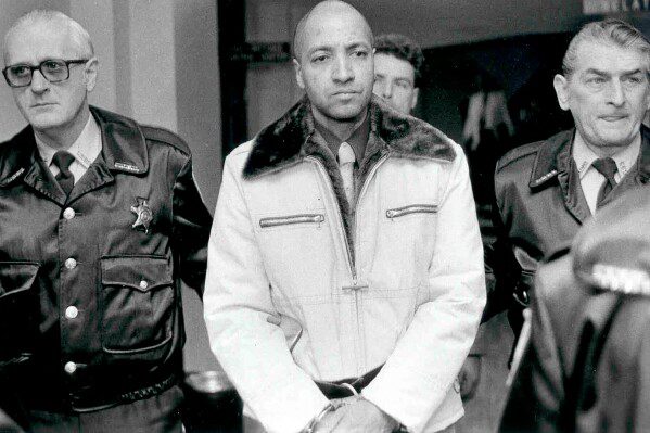 Израиль потрясен скандалом: ведущий военный юрист ушел в отставку, пропал без вести, был найден и брошен в тюрьму