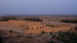 Раньше это была столица Камбоджи. Теперь это город мёртвых.