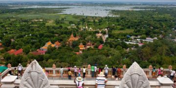 Раньше это была столица Камбоджи. Теперь это город мёртвых.