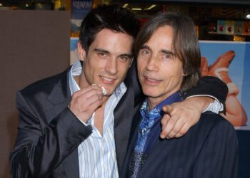 Сын Джексона Брауна, Итан Браун, умер в возрасте 52 лет Сын Джексона Брауна, Итан Браун, умер в возрасте 52 лет