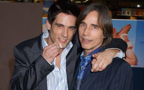 Сын Джексона Брауна, Итан Браун, умер в возрасте 52 лет