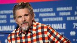 Дженнифер Лоуренс рассказала, что у неё есть «секретная жизнь», и она ввязывается в драки в TikTok