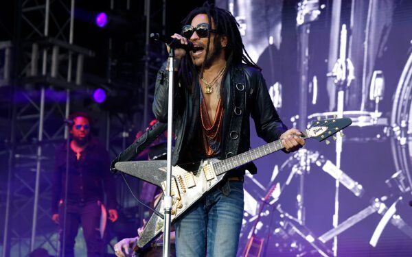 Ленни Кравиц рассказал, что фанат вырвал дреды во время концерта в Брисбене