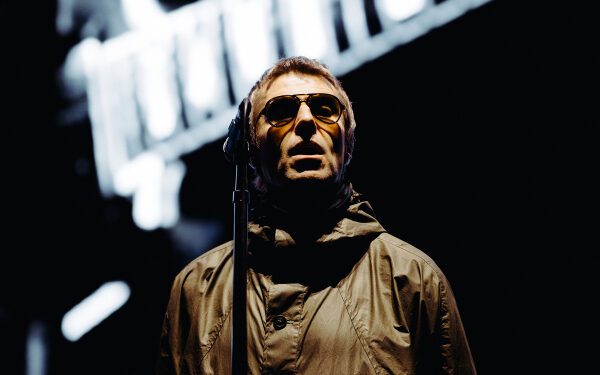 Лиам Галлахер взорвался после того, как вспышка ударила по толпе на концерте Oasis в Мельбурне