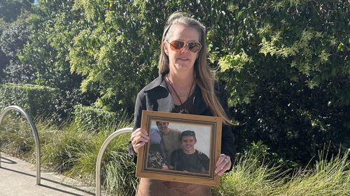 Расследование малоизвестной аллергии стало причиной смерти подростка через несколько часов после ужина с сосисками