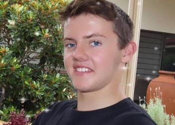 Расследование малоизвестной аллергии стало причиной смерти подростка через несколько часов после ужина с сосисками