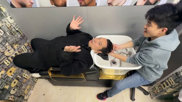 «Китайский Трамп» рассказал нам, как он стал вирусным. И да, всё началось с пари.