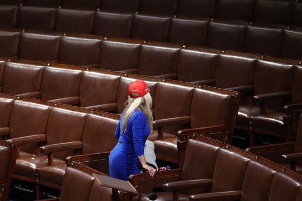 Уход Марджори Тейлор Грин показывает, что Трамп по-прежнему правит Республиканской партией, но это предупреждение, которое он не должен игнорировать.