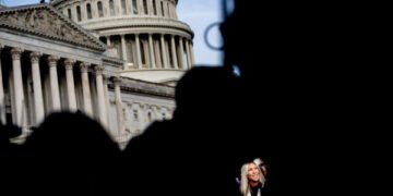 Уход Марджори Тейлор Грин показывает, что Трамп по-прежнему правит Республиканской партией, но это предупреждение, которое он не должен игнорировать.