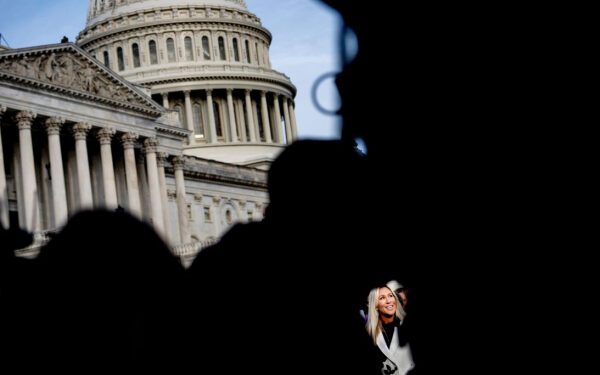 Уход Марджори Тейлор Грин показывает, что Трамп по-прежнему правит Республиканской партией, но это предупреждение, которое он не должен игнорировать.