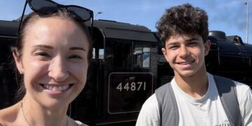 Ной узнал о запрете социальных сетей в социальных сетях. Теперь он борется с правительством в суде.