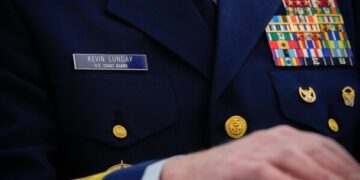 Число детей, похищенных в результате нападения на школу в Нигерии, возросло до более чем 300