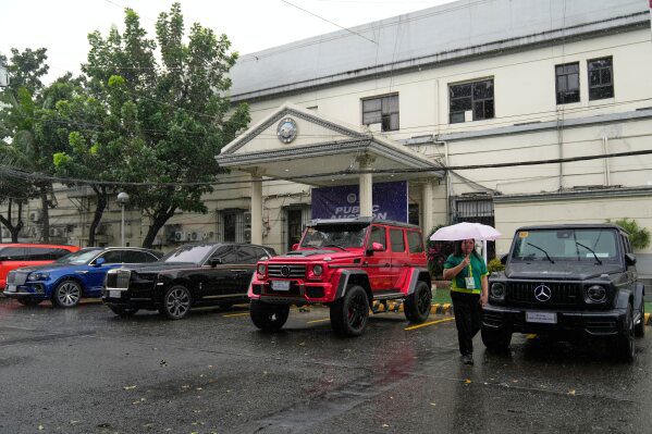 Президент Филиппин заявил, что задержаны 7 подозреваемых в коррупционном скандале, остальные находятся в розыске