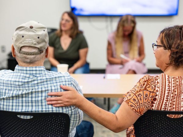 Поэзия даёт возможность старейшинам племен, страдающим деменцией, выразить себя.