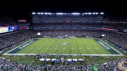 По словам помощника Чифса, президент Трамп «даже не знает, что видит» во время начальных матчей НФЛ