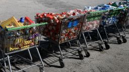 Верховный суд разрешил Трампу пока приостановить полные выплаты SNAP