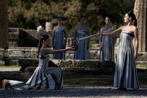 Тайская женщина найдена живой в гробу после того, как ее привезли на кремацию
