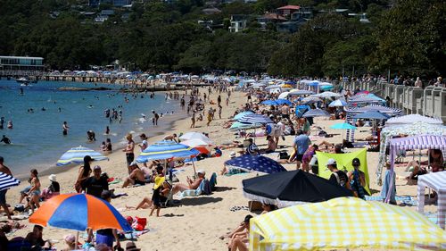 Жара мешает спать по ночам? Пиво, холодный душ и сон голышом могут не помочь. Жара мешает спать по ночам? Пиво, холодный душ и сон голышом могут не помочь.