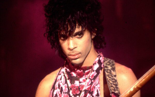 «Тимбервулвз» возвращают футболки в стиле Принса с новой фиолетовой формой «Тимбервулвз» возвращают футболки в стиле Принса с новой фиолетовой формой