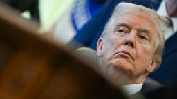 Источники сообщают, что Трампа призывают вмешаться в дело Тины Питерс