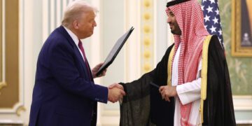 Трамп делает все возможное, чтобы приветствовать наследного принца Саудовской Аравии с первым визитом в Белый дом после убийства Хашогги