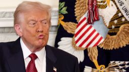 Трамп хочет, чтобы Республиканская партия больше внимания уделяла его экономическим достижениям. Но он часто меняет тему. Трамп хочет, чтобы Республиканская партия больше внимания уделяла его экономическим достижениям. Но он часто меняет тему.