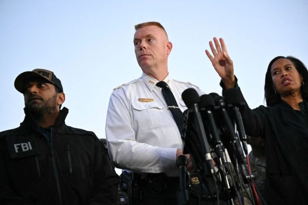 Двое бойцов Национальной гвардии находятся в критическом состоянии после стрельбы в Вашингтоне