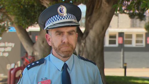 Двое сотрудников находятся в критическом состоянии после того, как их сбила машина во время перерыва возле больницы в Сиднее.