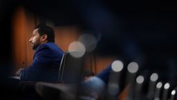 Ветеран ФБР подал в суд на бюро после увольнения за демонстрацию флага гордости Ветеран ФБР подал в суд на бюро после увольнения за демонстрацию флага гордости