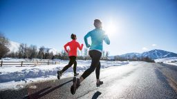 Хотите укрепить иммунитет во время праздников? Заведите себе привычку делать эти три вещи.