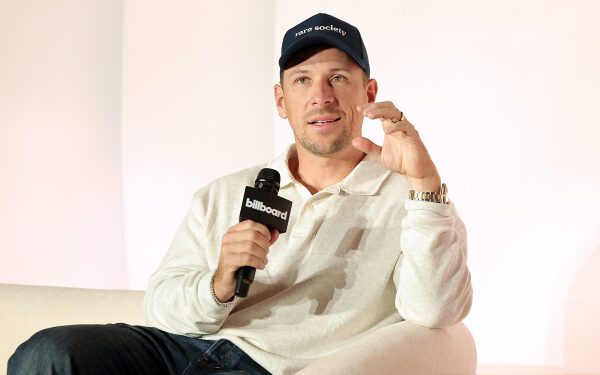 Каково будущее концертной камеры Kiss Cam? Мы даём фанатам полный контроль над ней.