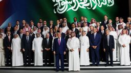 Почему самый богатый человек в мире и генеральный директор самой дорогой компании встретились с официальными лицами Саудовской Аравии