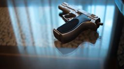 Женщины подвергаются гораздо более высокому риску убийства, особенно с применением огнестрельного оружия, во время беременности.