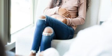 Женщины подвергаются гораздо более высокому риску убийства, особенно с применением огнестрельного оружия, во время беременности.