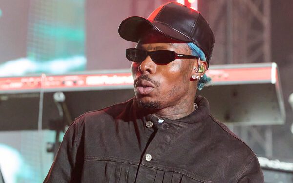 Звезда афробита Асаке "опустошен" из-за гибели фаната в давке во время концерта в Найроби: "Виновные должны быть привлечены к ответственности". Звезда афробита Асаке "опустошен" из-за гибели фаната в давке во время концерта в Найроби: "Виновные должны быть привлечены к ответственности".