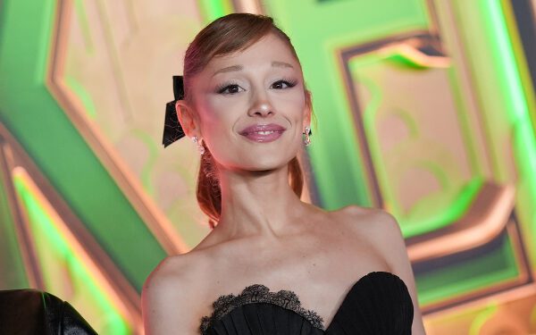 Ариана Гранде раскрывает ужасно смешной совет NSFW, который ей оставила покойная Нонна Ариана Гранде раскрывает ужасно смешной совет NSFW, который ей оставила покойная Нонна