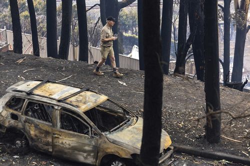 «Армагеддон»: семьи возвращаются в опустошение после лесного пожара в Кулевоне