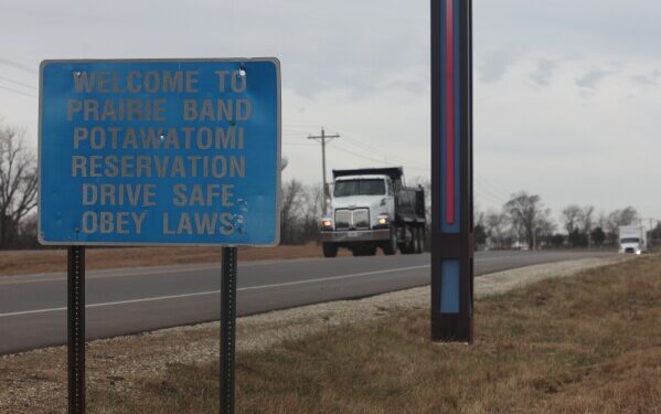 Пока Трамп критикует Европу за миграцию, большинство лидеров ужесточают свою позицию. Испания является исключением.