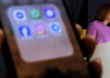 Сегодня австралийских детей официально выгнали из социальных сетей. Что теперь?