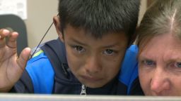 Дети в возрасте от 7 месяцев теперь имеют доступ к «трансформирующим» кохлеарным имплантатам