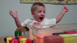 Дети в возрасте от 7 месяцев теперь имеют доступ к «трансформирующим» кохлеарным имплантатам