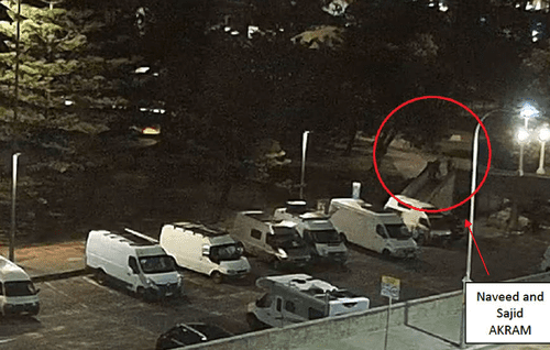 Согласно судебным документам, боевики из Бонди якобы бросали бомбы в толпу во время нападения.