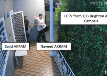 Согласно судебным документам, боевики из Бонди якобы бросали бомбы в толпу во время нападения.