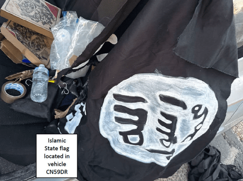 Согласно судебным документам, боевики из Бонди якобы бросали бомбы в толпу во время нападения.