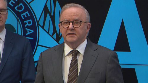 Власти Филиппин изучают записи с камер видеонаблюдения, на которых запечатлены предполагаемые стрелки в Бонди.