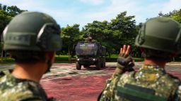 Китай объявил о проведении военных учений вокруг Тайваня после критики крупной сделки США по поставкам оружия.