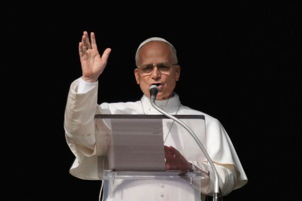 Верные вернулись в Вифлеем, и Папа Лев XIV отслужил свою первую рождественскую мессу в соборе Святого Петра.