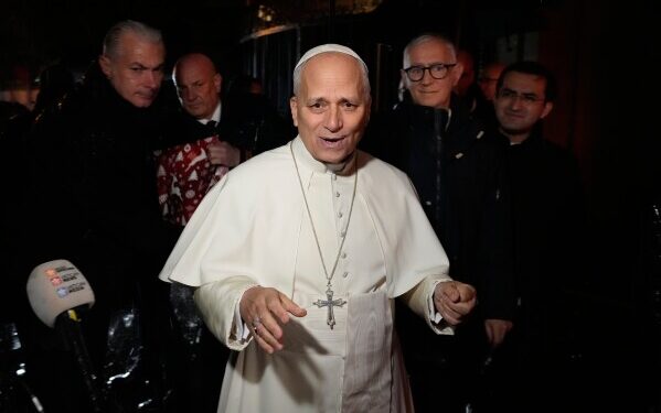 Верные вернулись в Вифлеем, и Папа Лев XIV отслужил свою первую рождественскую мессу в соборе Святого Петра.